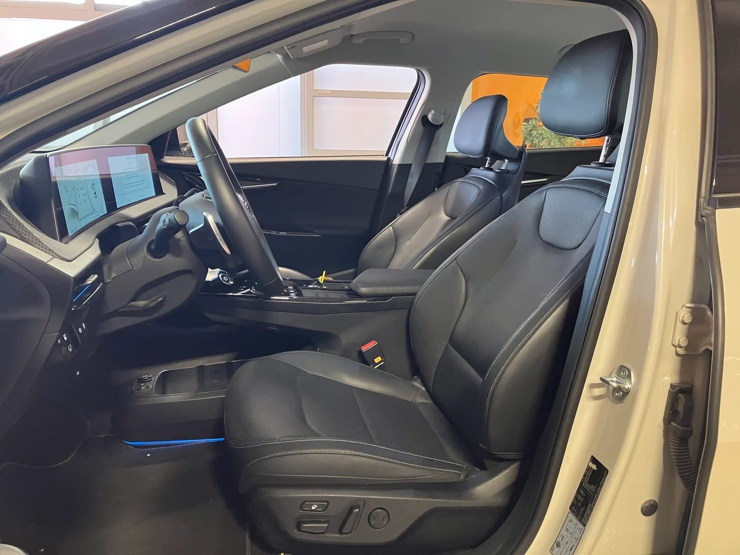Car Image - 4q4lVleHhm9e7UNQAEmQlr