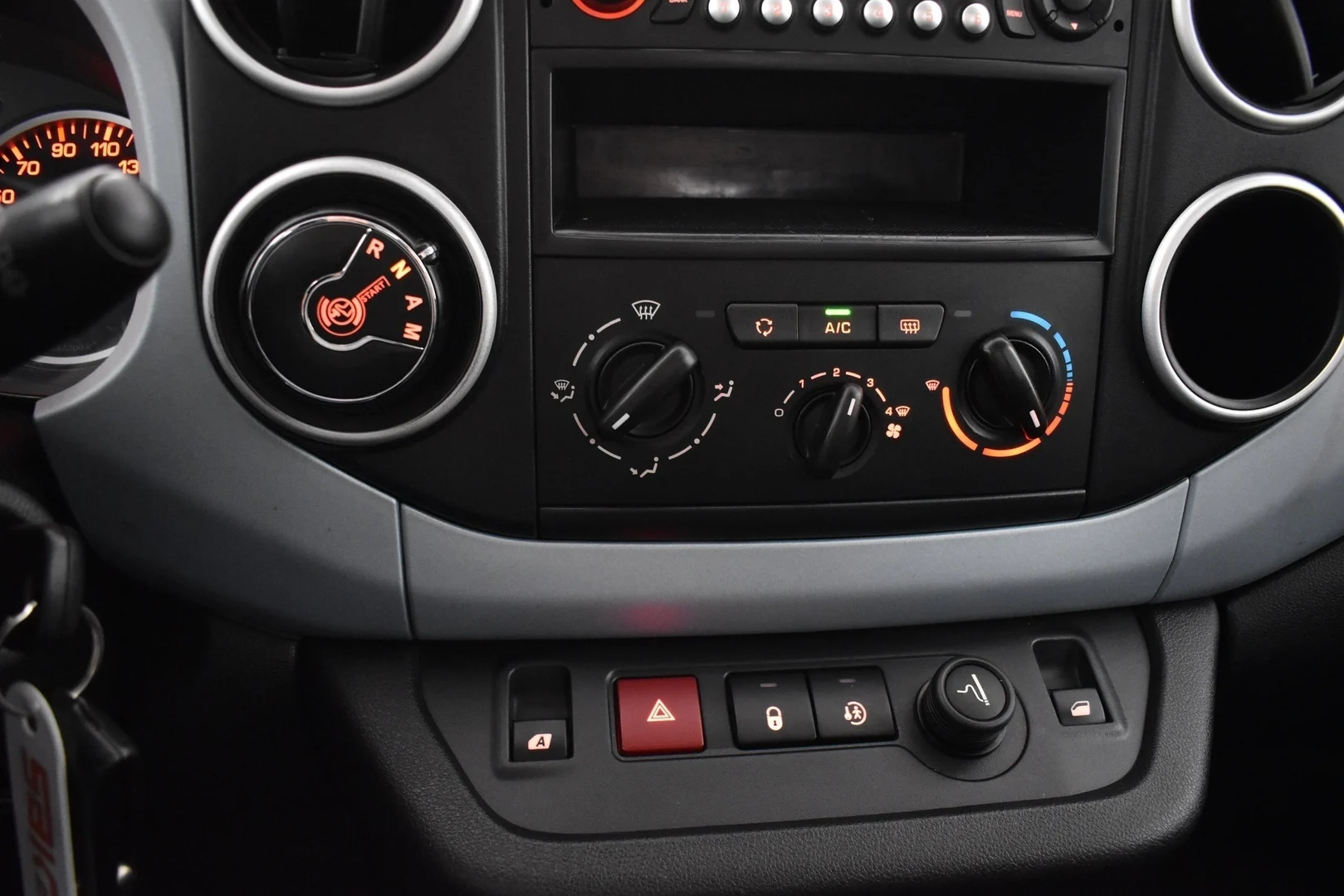 Car Image - 5YYv9ix5ENtkdeYH74uKOK