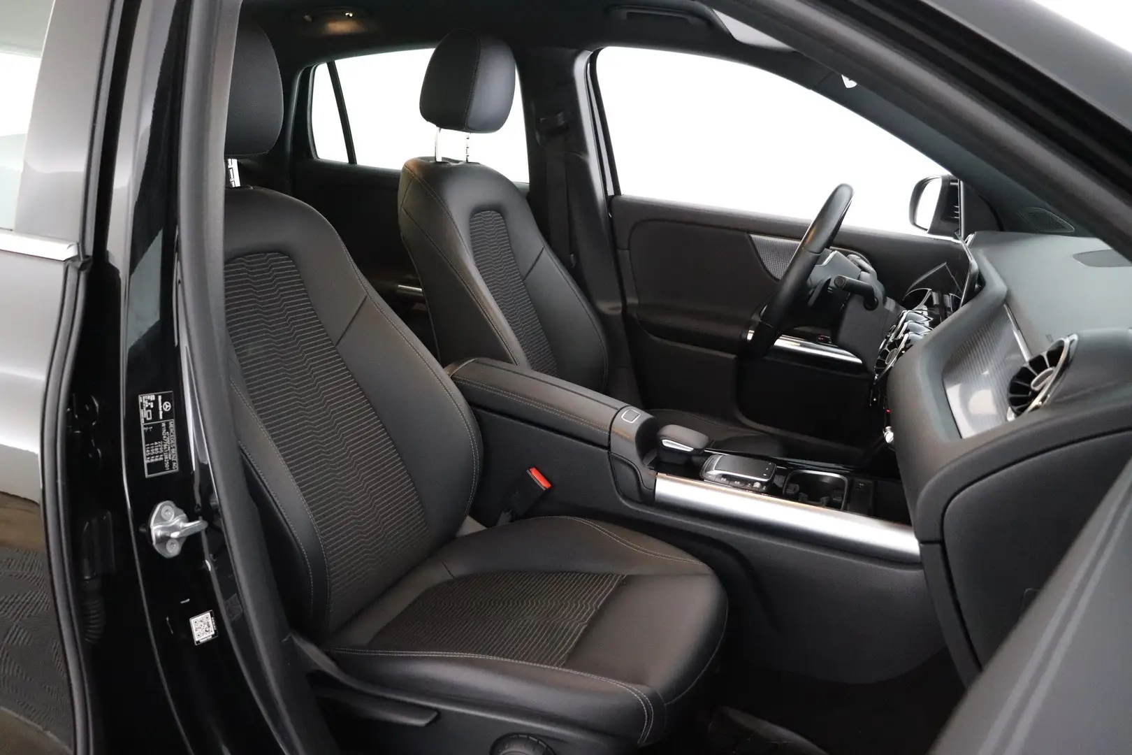Car Image - 4QDYB2cTvvp4fEYM49Oxqo