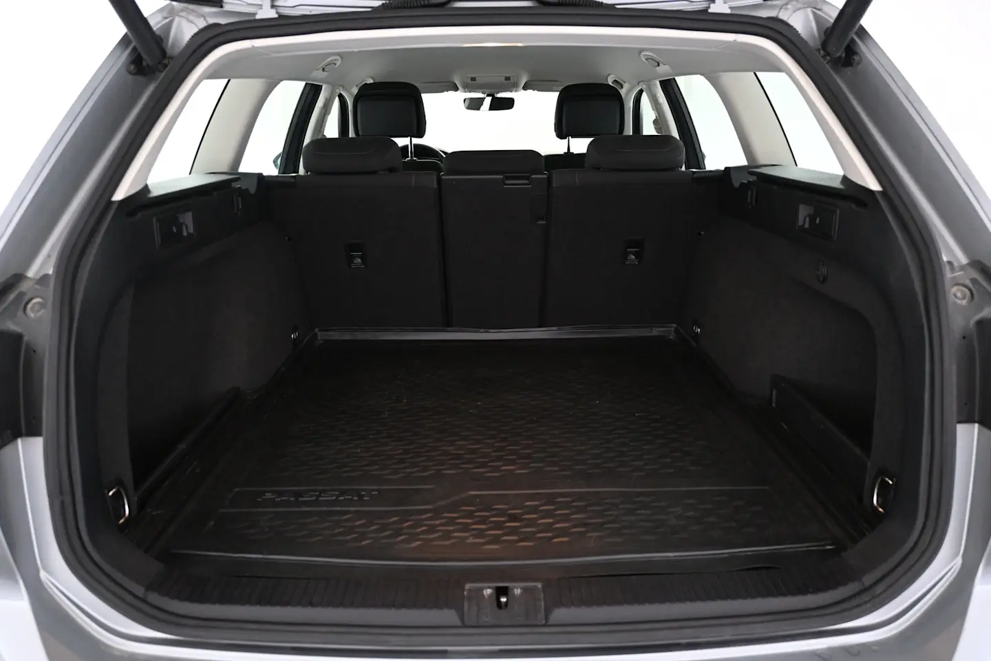Car Image - 7fYUWNgEHTXHjAMrDijrNf