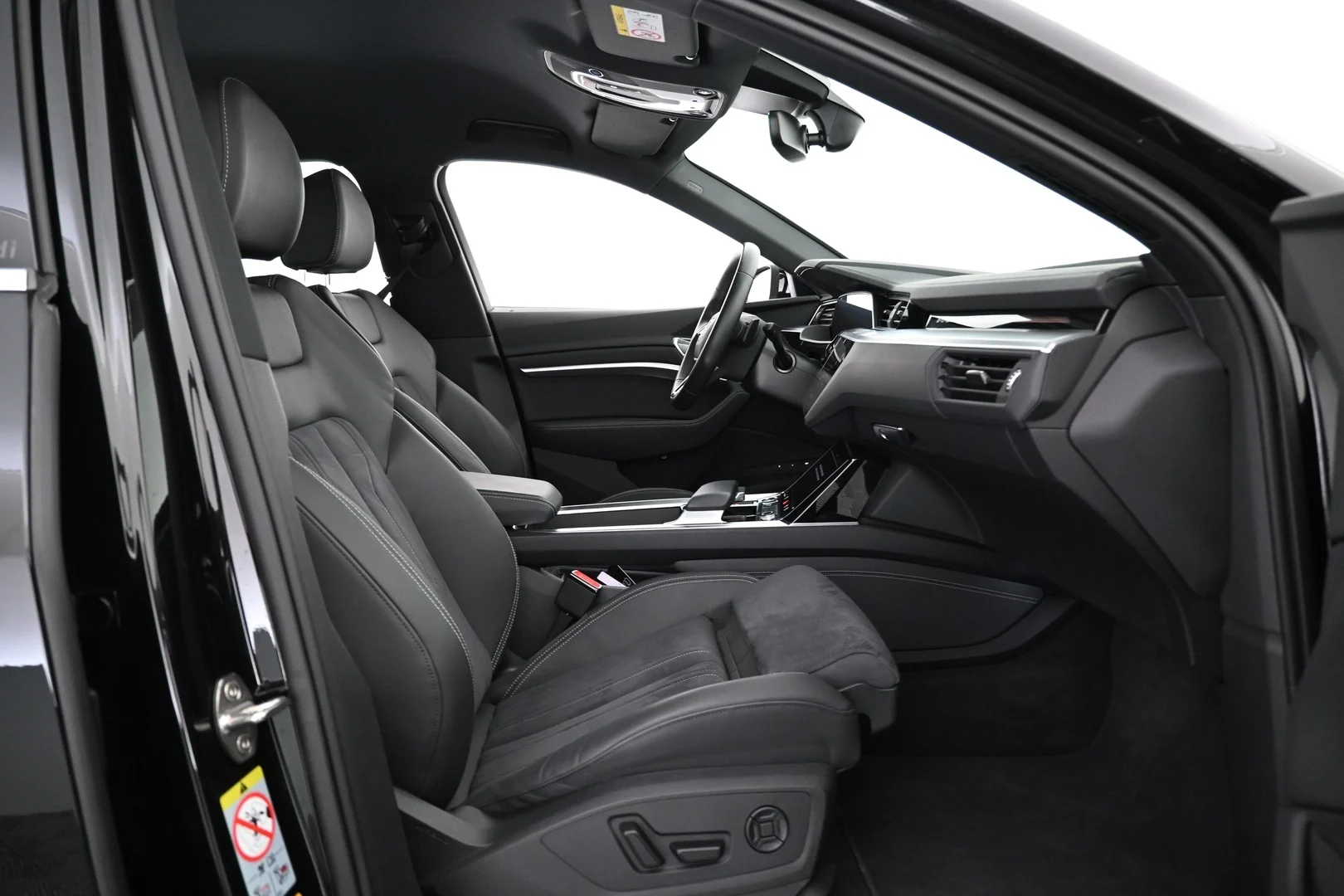 Car Image - ihLIXPh9pOvWQVWaDmMEc