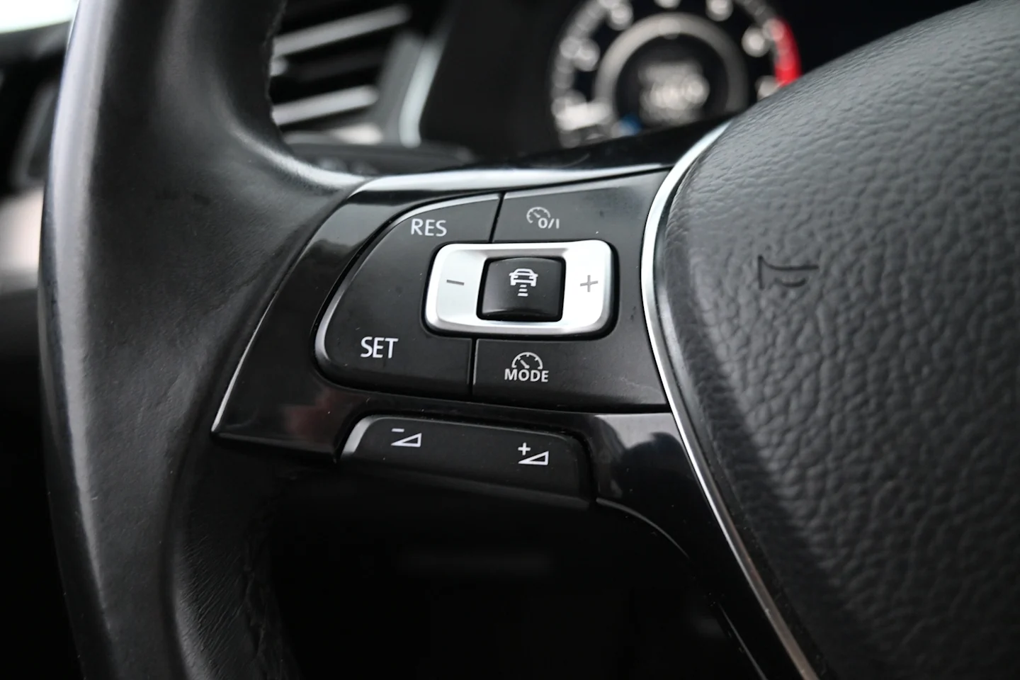 Car Image - dUVTut2RZ8LpI6qOiLTPd