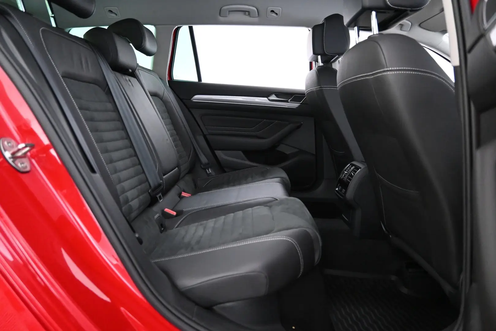 Car Image - 4hFCgmGpJ2AMhU88ymQ69w
