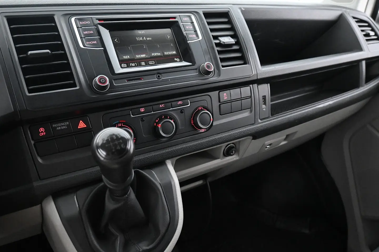 Car Image - AOCwEuwV8adroO3NOK2hh