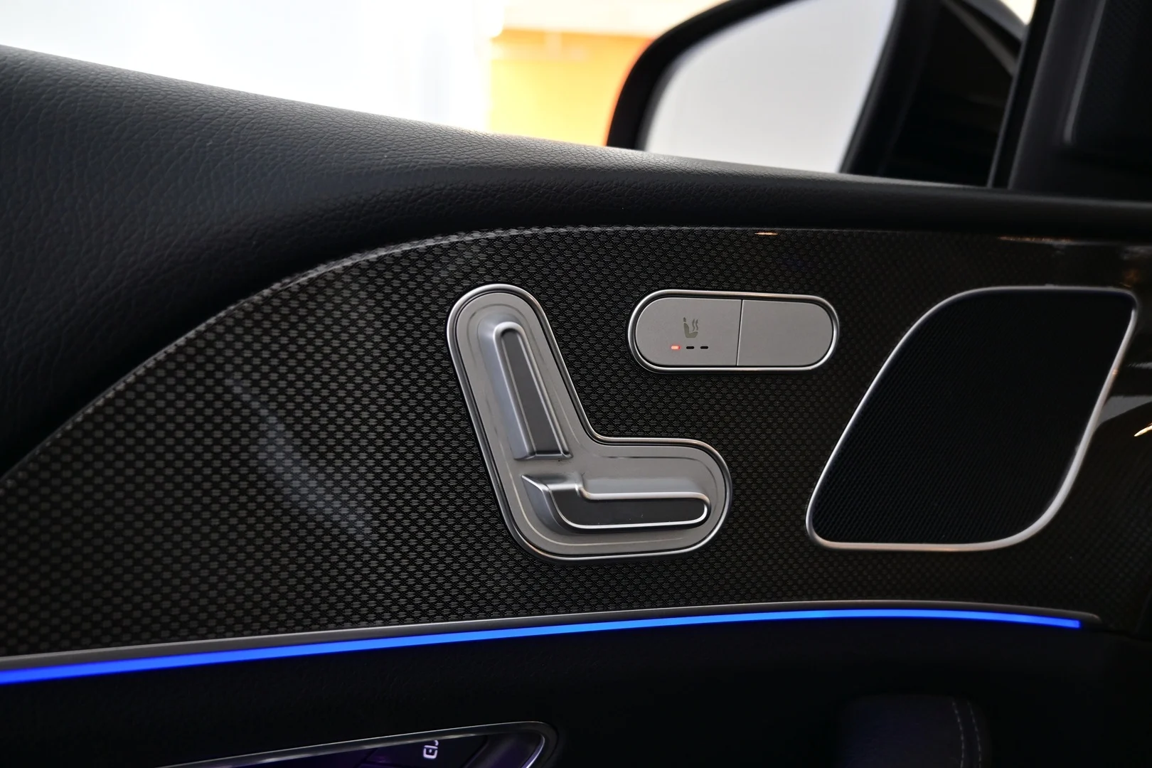 Car Image - 1vQPooi9DLOoBX9TilYhrc