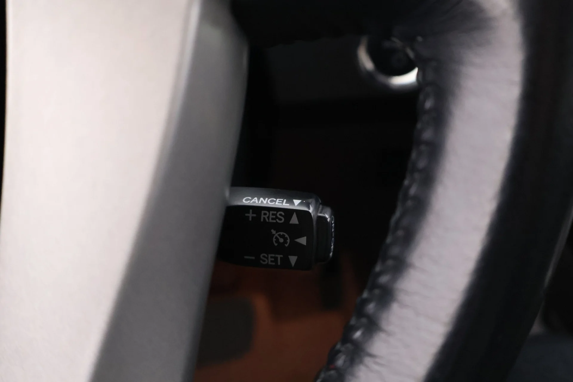 Car Image - 7w3lsWtL7D8SQOdzoSO17D