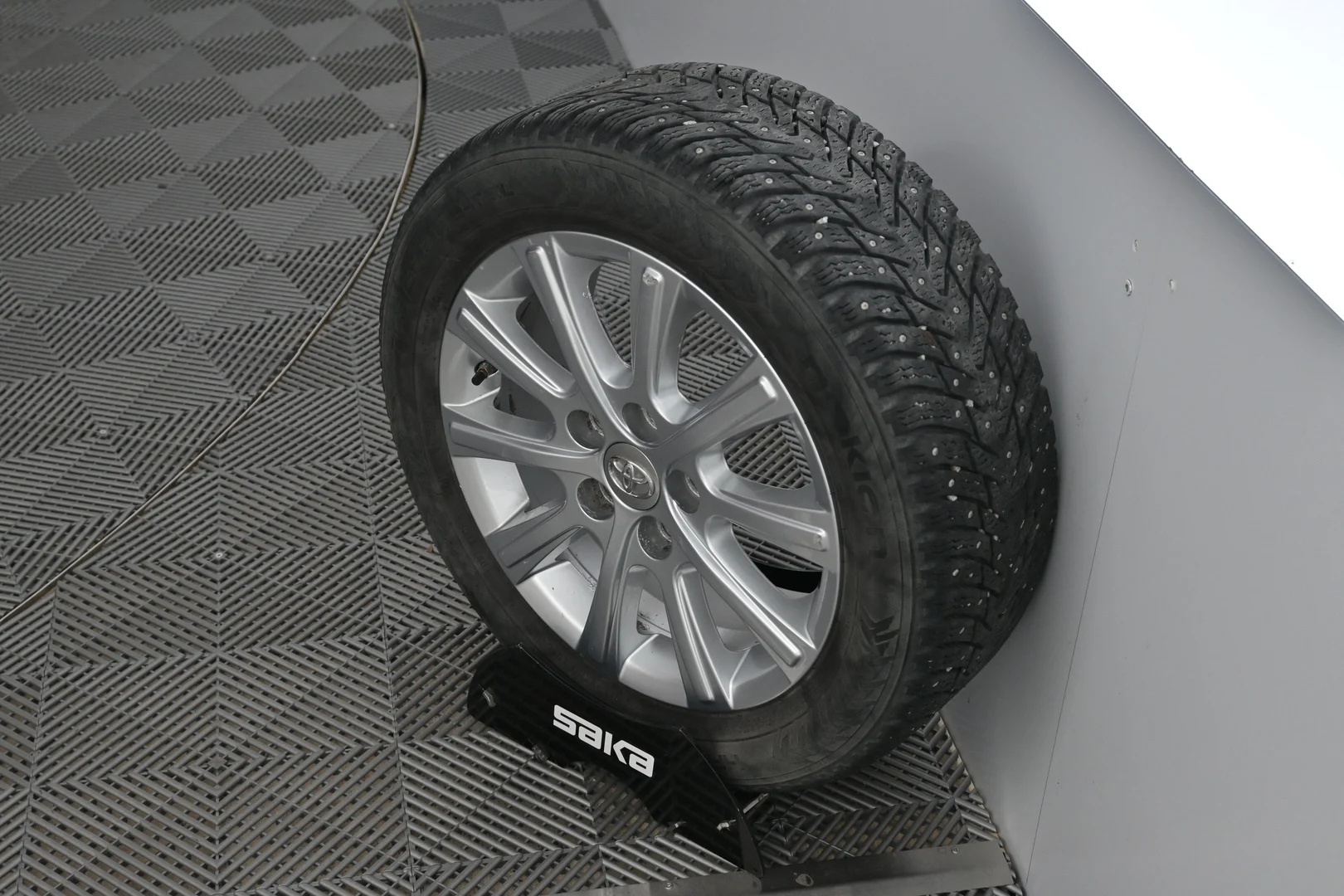 Car Image - 760EdOZdbvPjGBcDzxnoob