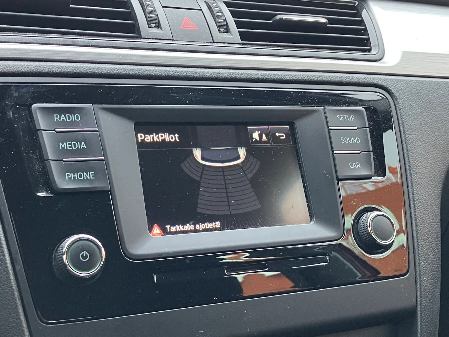 Car Image - 6GUy8pGJknmky9c56zqsMY