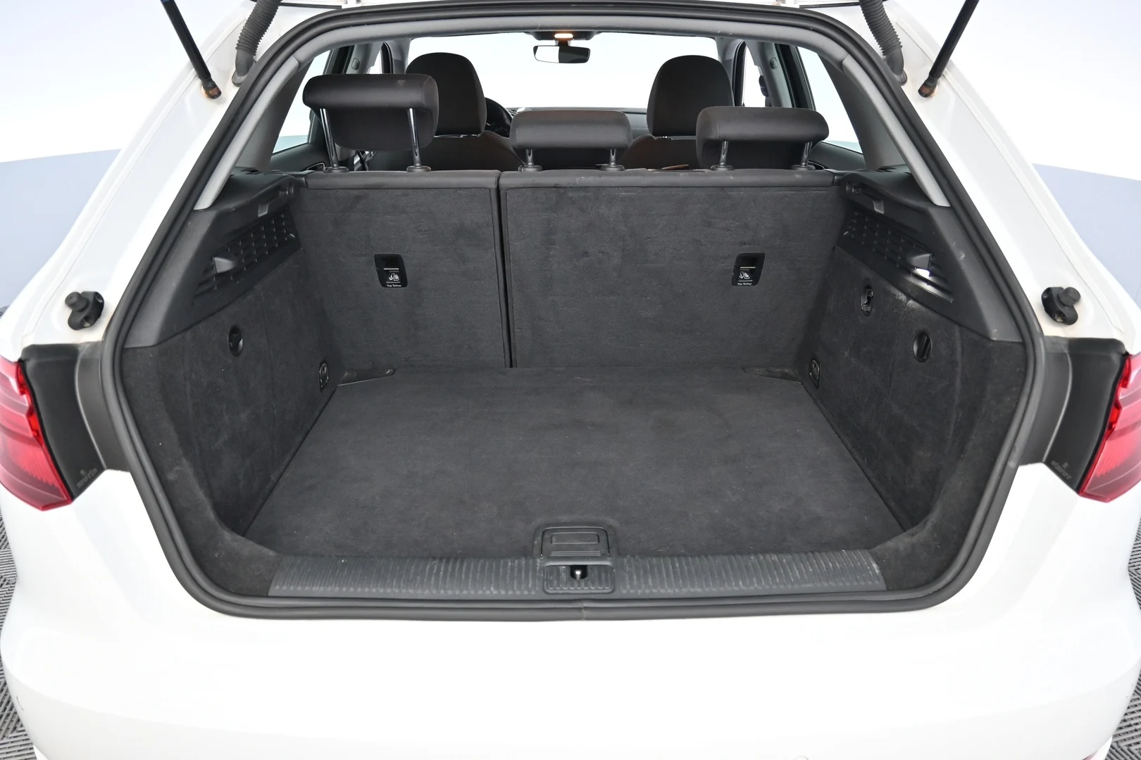 Car Image - 147eS9S4nofgzw5k9M01KX