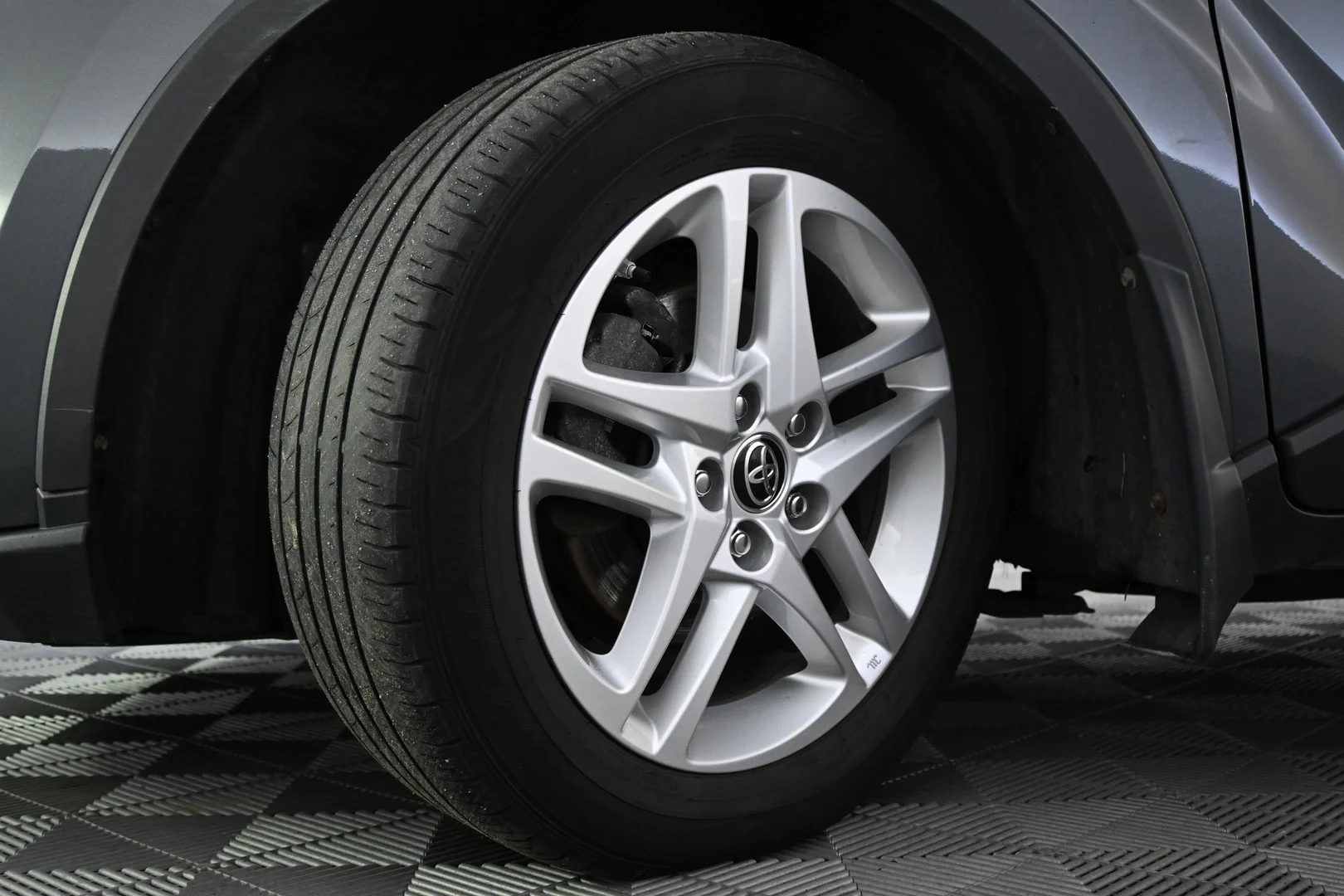 Car Image - 2V199sqrbKq1lfi2lZ218v