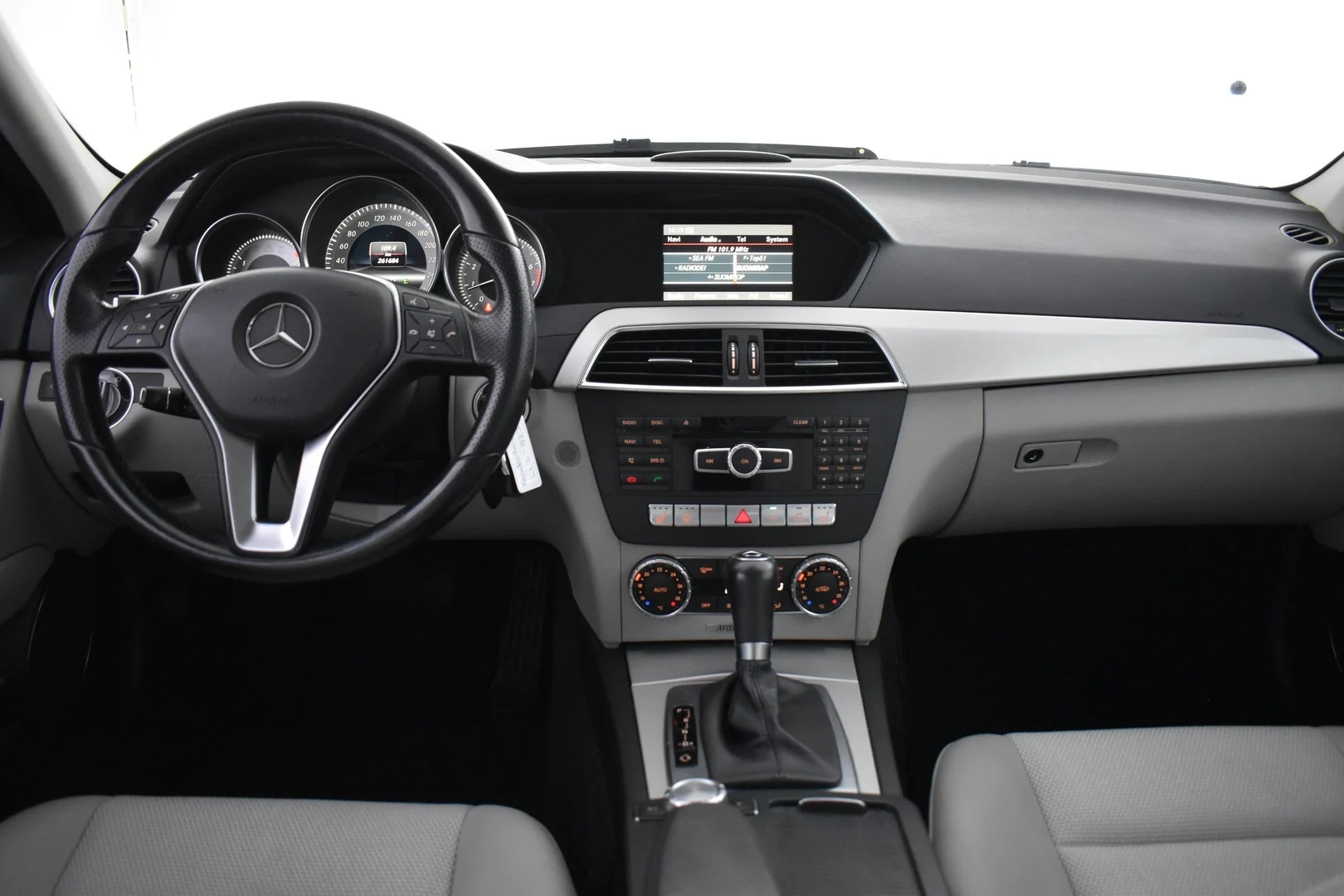 Car Image - 2dhB1mK3ZVHQYd18Y60XqO
