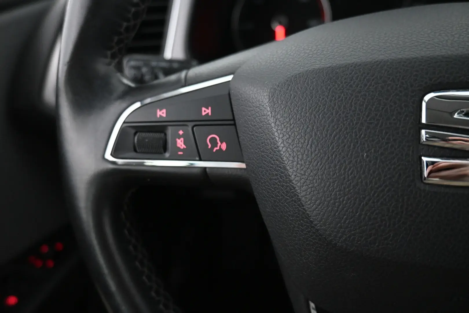 Car Image - 3LmXBJKVWY0RMYwIldJ1TZ