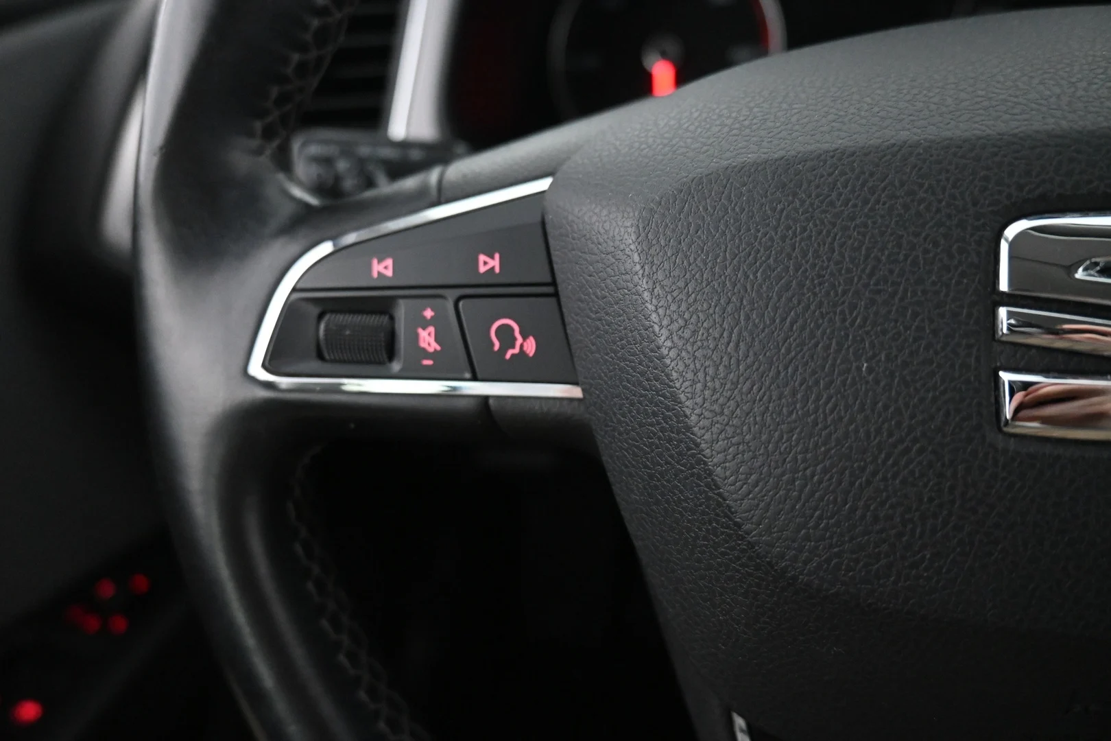 Car Image - 3LmXBJKVWY0RMYwIldJ1TZ