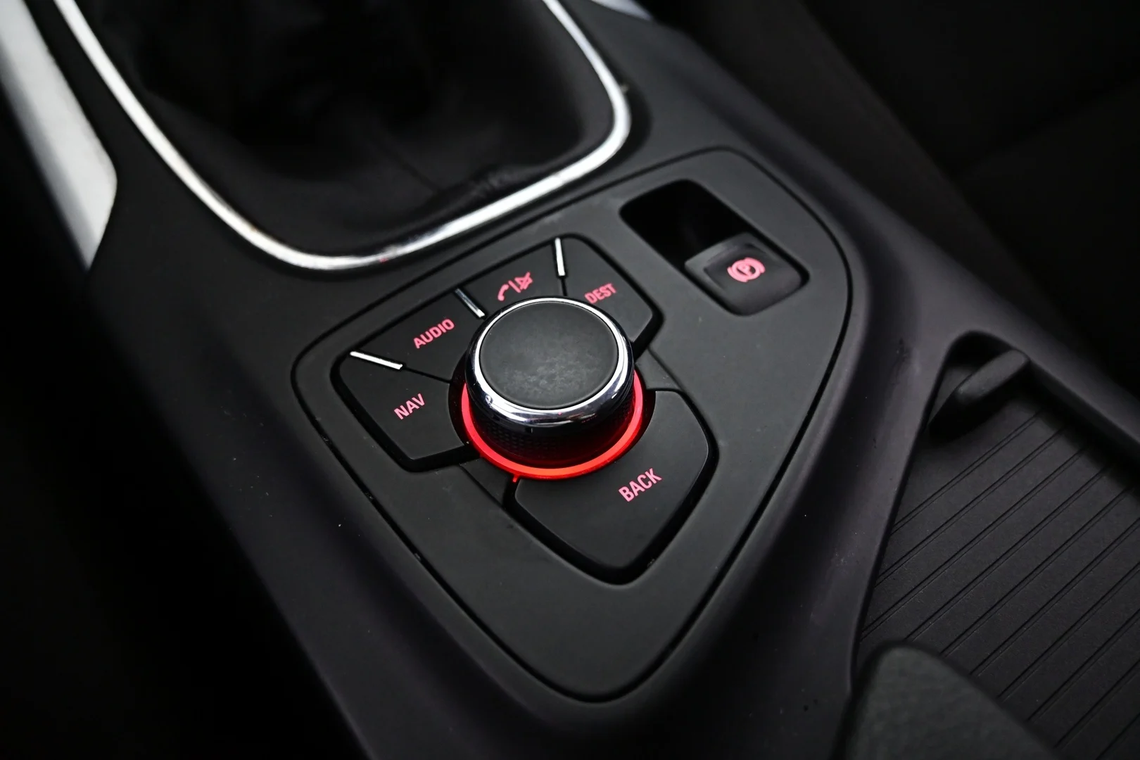 Car Image - Jcrq6svcUz1SGIeiML4j2
