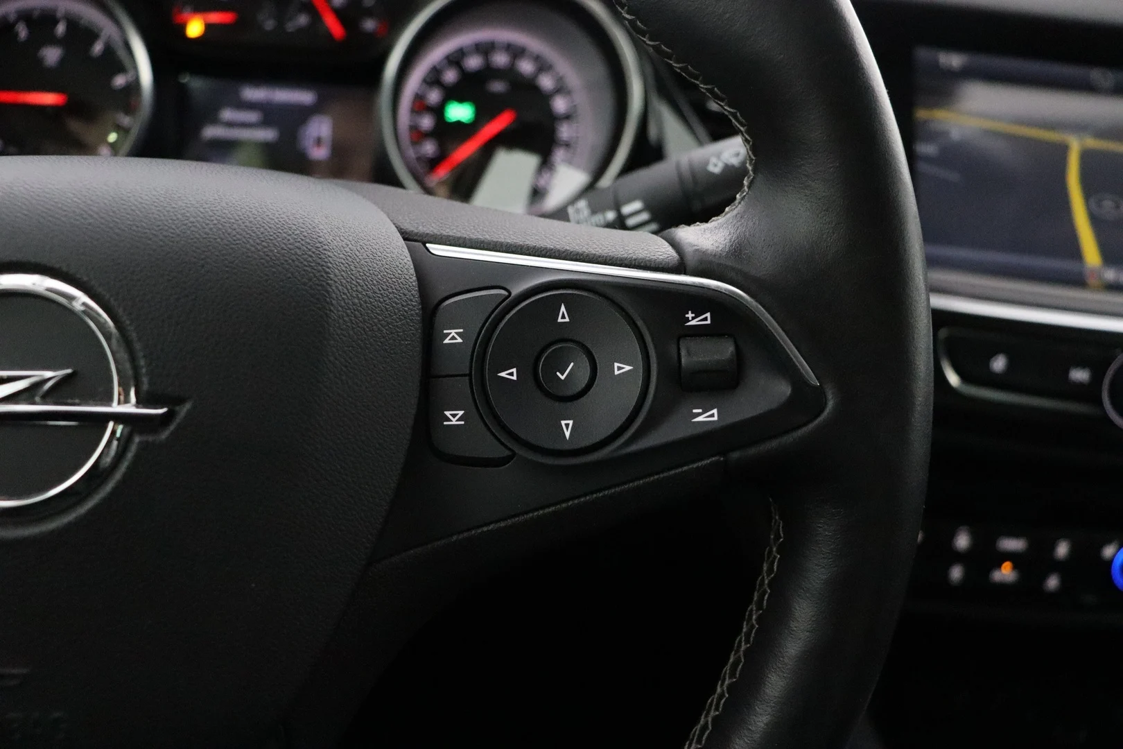 Car Image - 76uv2r0C7kKedxoTFnXVFf