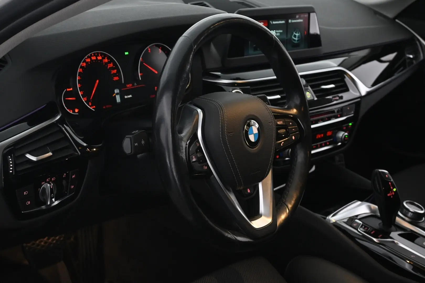 Car Image - 9RPNEC32VBFpnnaS7VdfA