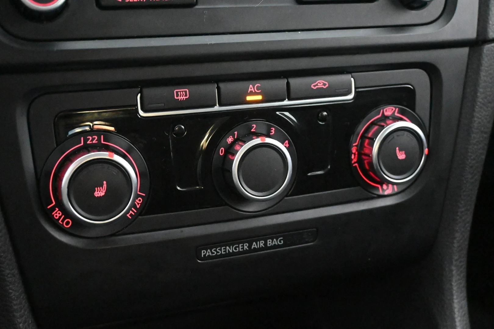 Car Image - 2PXsxXCC0pbYeSgkF7En29