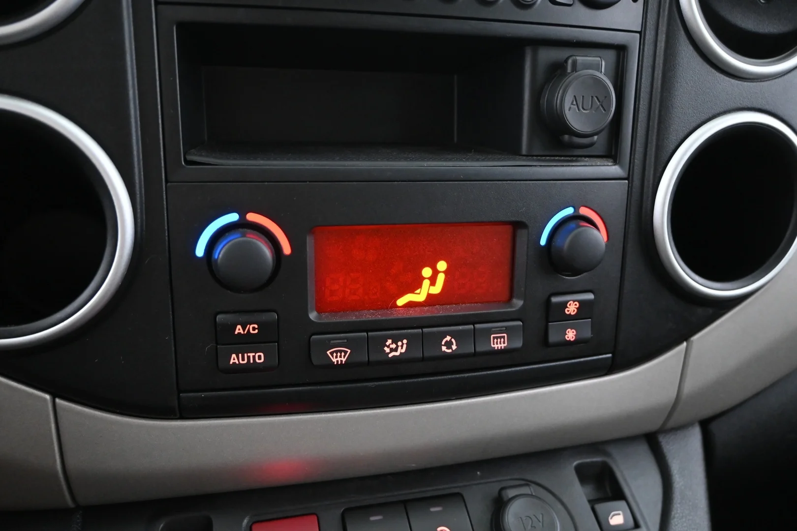 Car Image - 6cwppiF64RHFOBicTgQhcQ