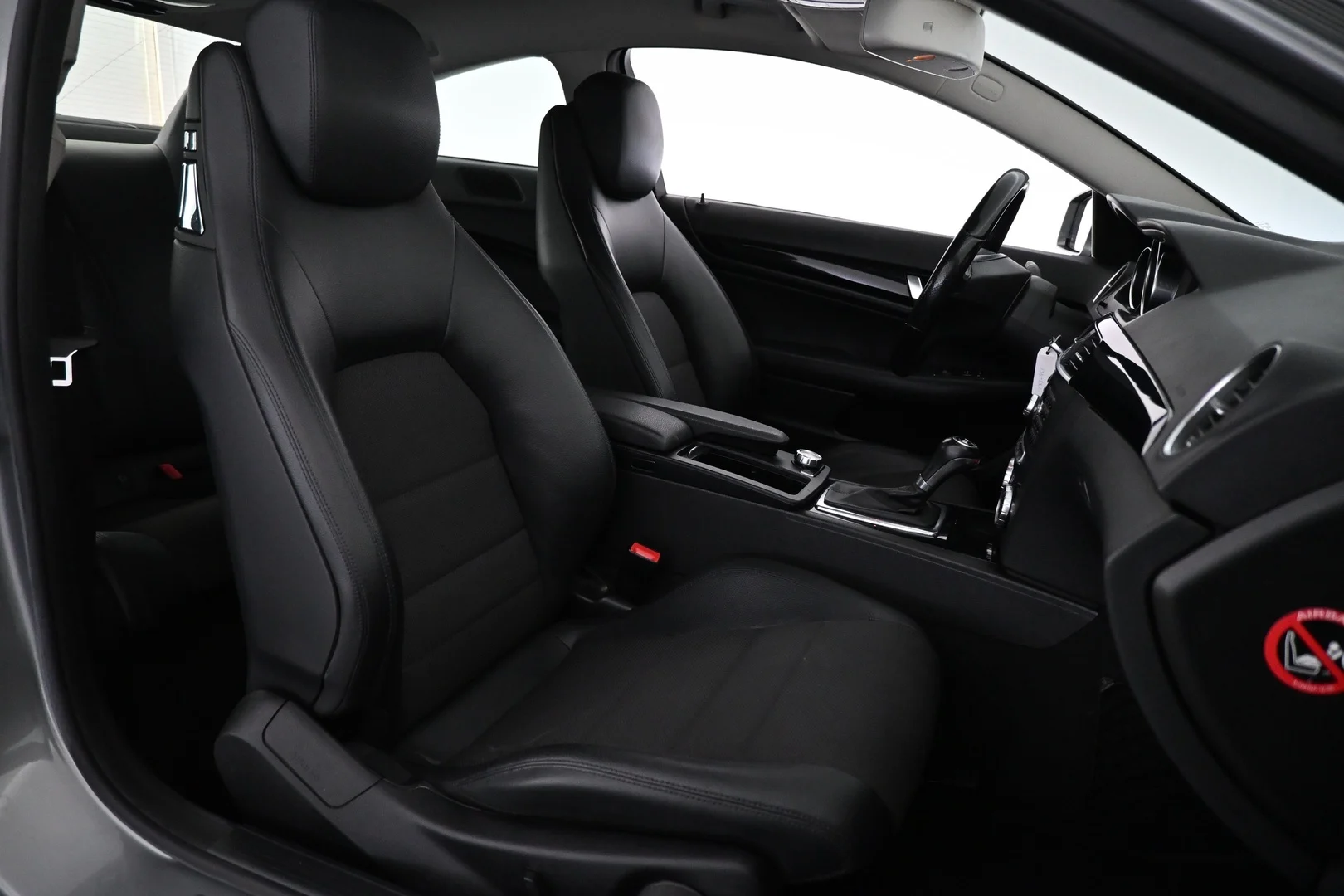 Car Image - 8ytHJv8RnUQdaM214sYfx