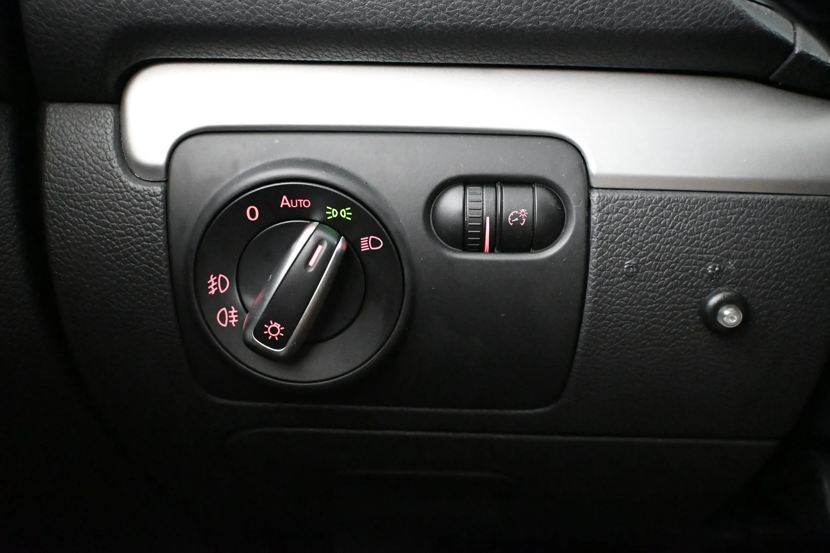 Car Image - Nz6VlDXkVubTryVsHzoJA