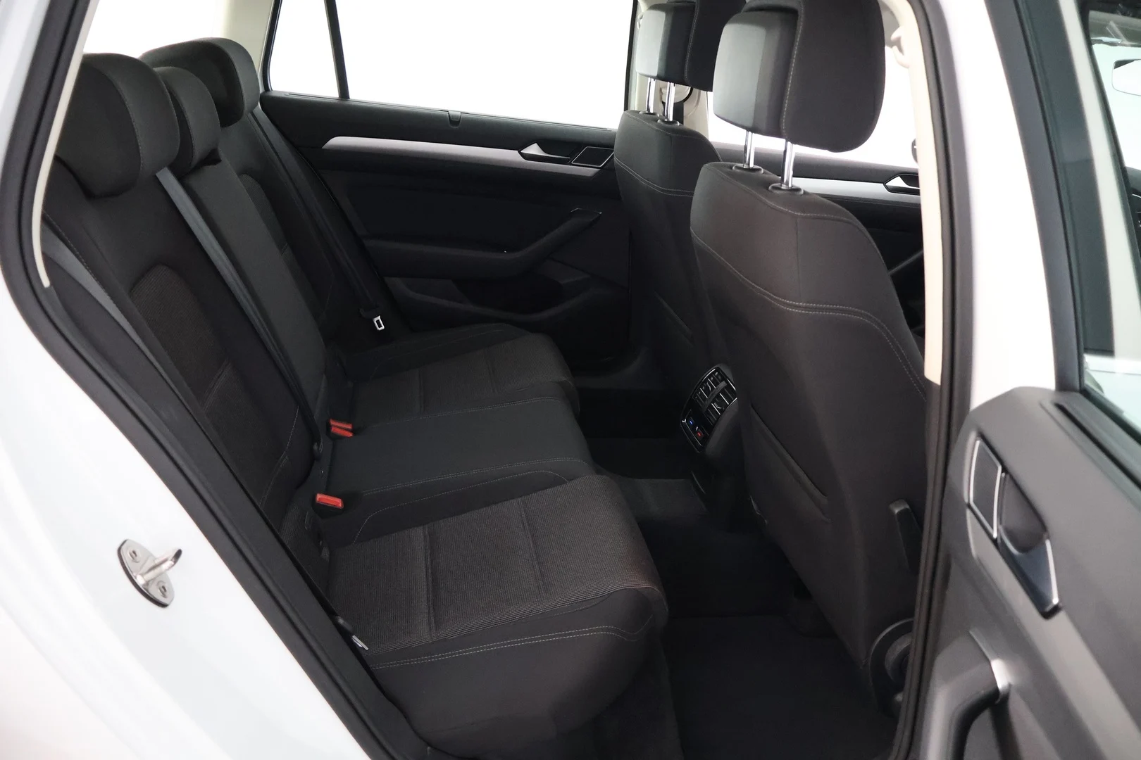 Car Image - 4nzwQsHx9X7l8ZrJFCklr8