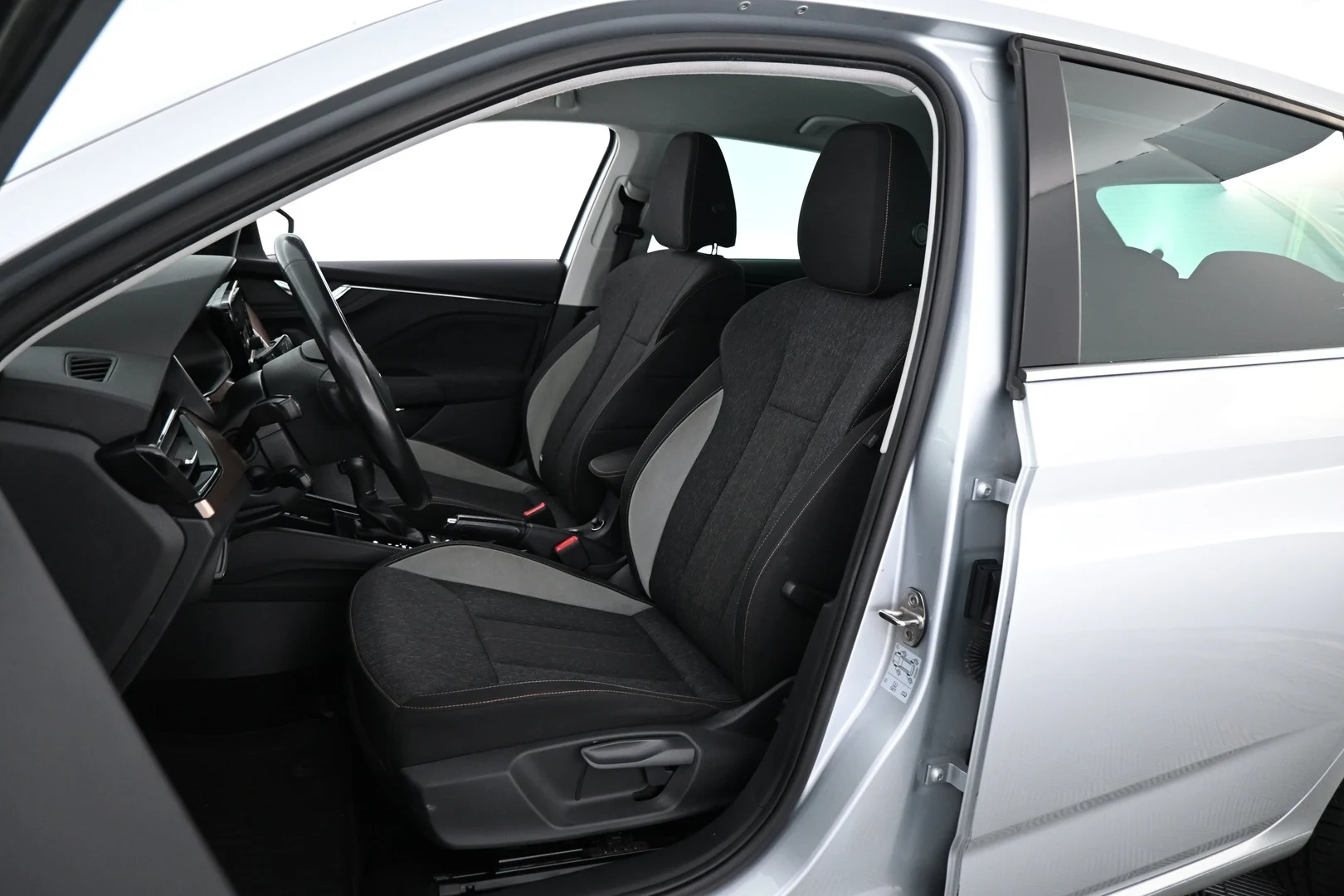 Car Image - 3D3bVbsZKbnYn6yrDZZtwz