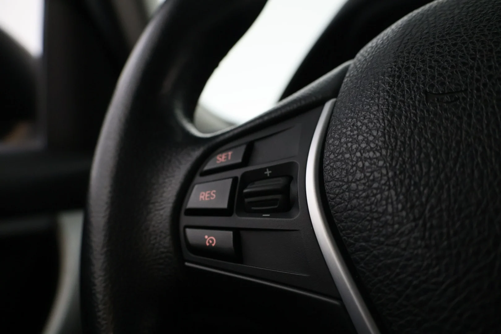Car Image - 6iIB1xkVMS4LffP70Cuv5p