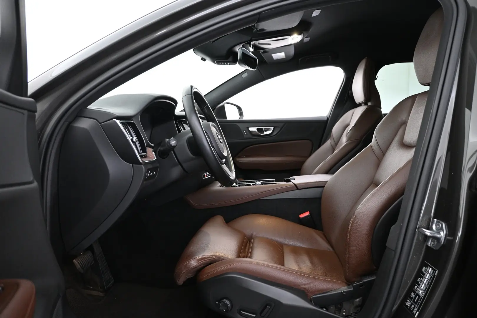 Car Image - rJ94EBuncl1Smig6gmRBJ