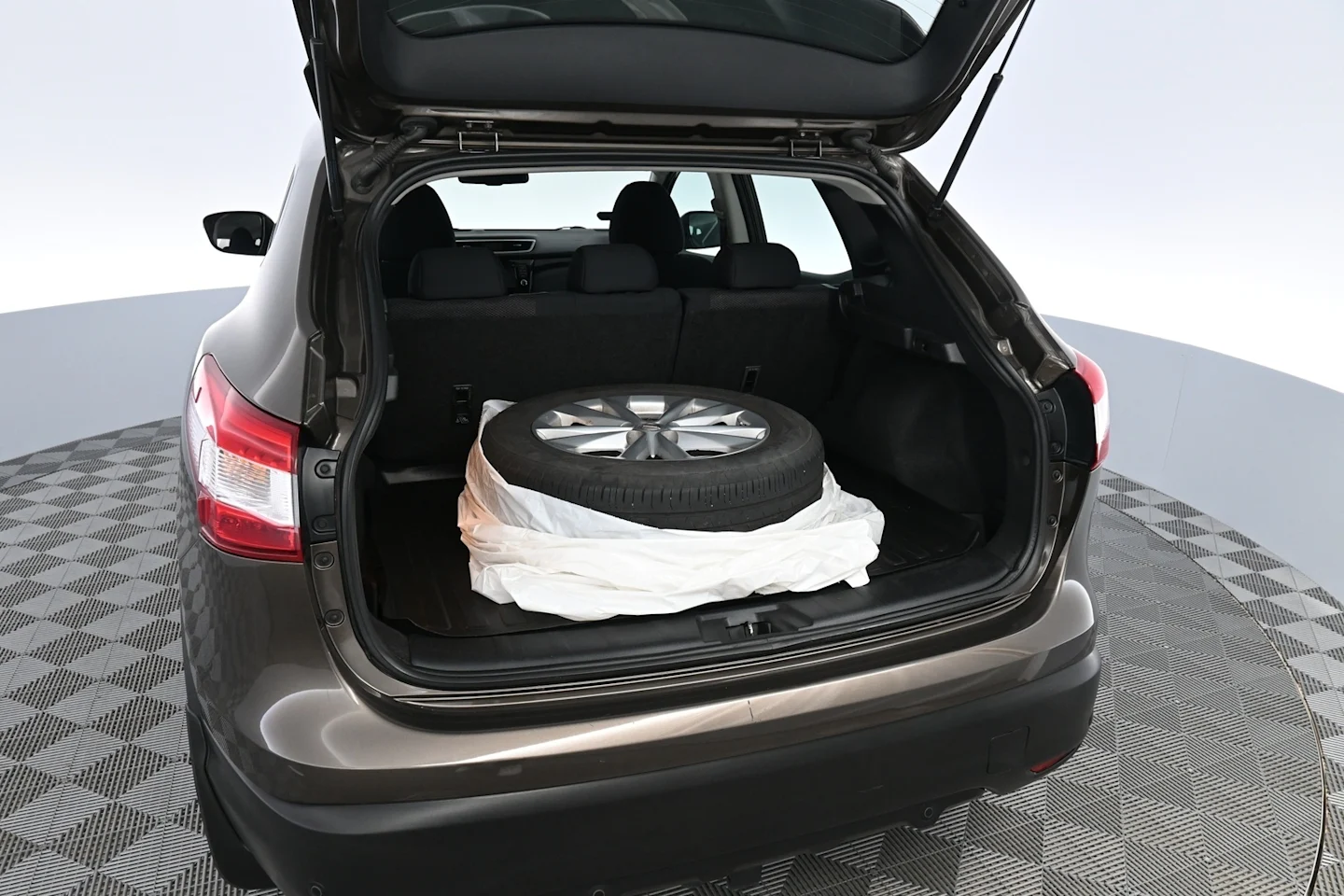 Car Image - 2NrfwHJje7L6D5AH8dsnJu