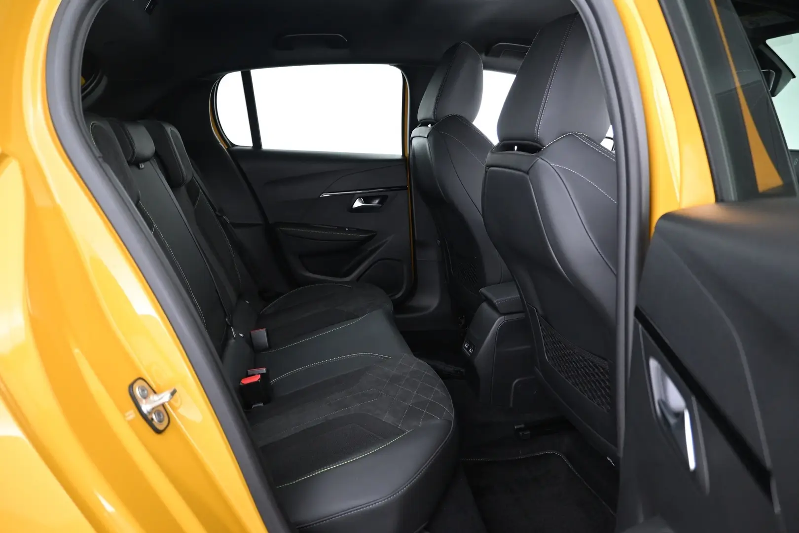 Car Image - 4LLyiRFU8da37QIWW3iq3a