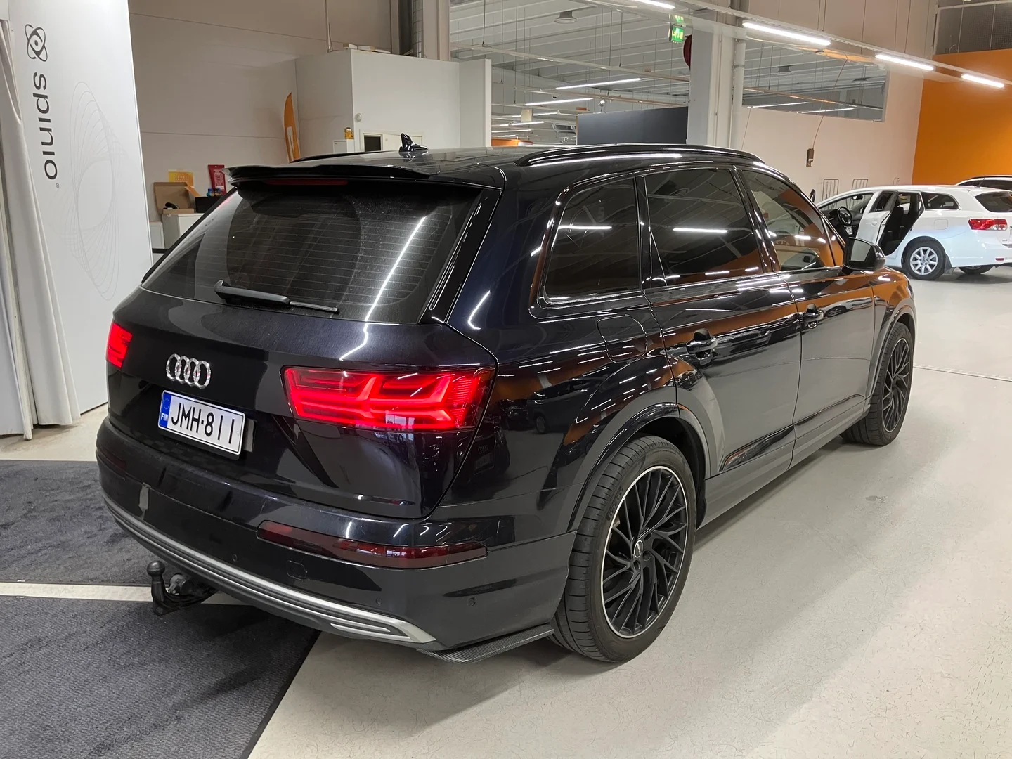 Car Image - 5Lgw1Z9RekA5dt6XQx07XN