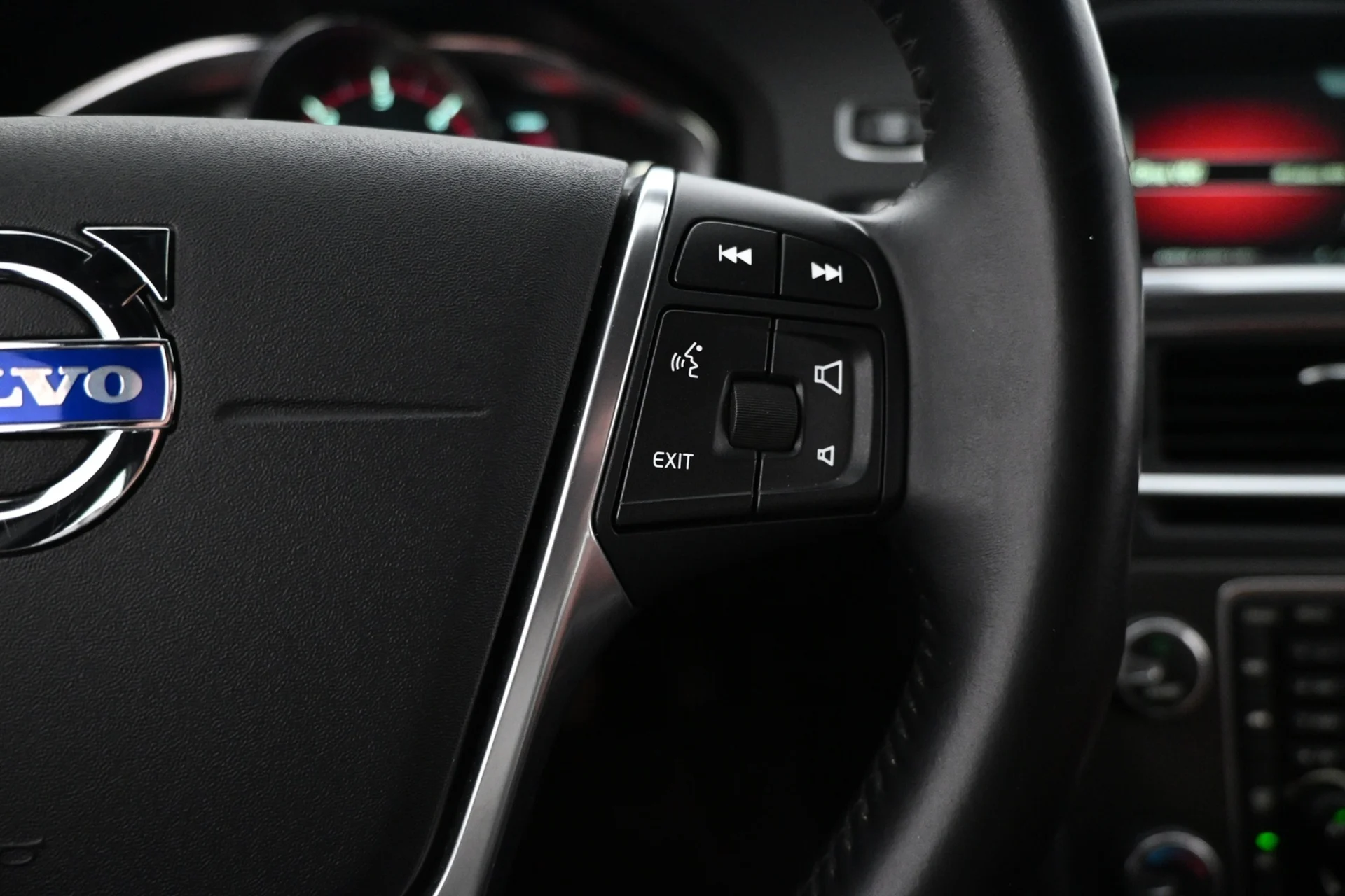 Car Image - 1HJLOsAzlcjUh3lidgyJNn