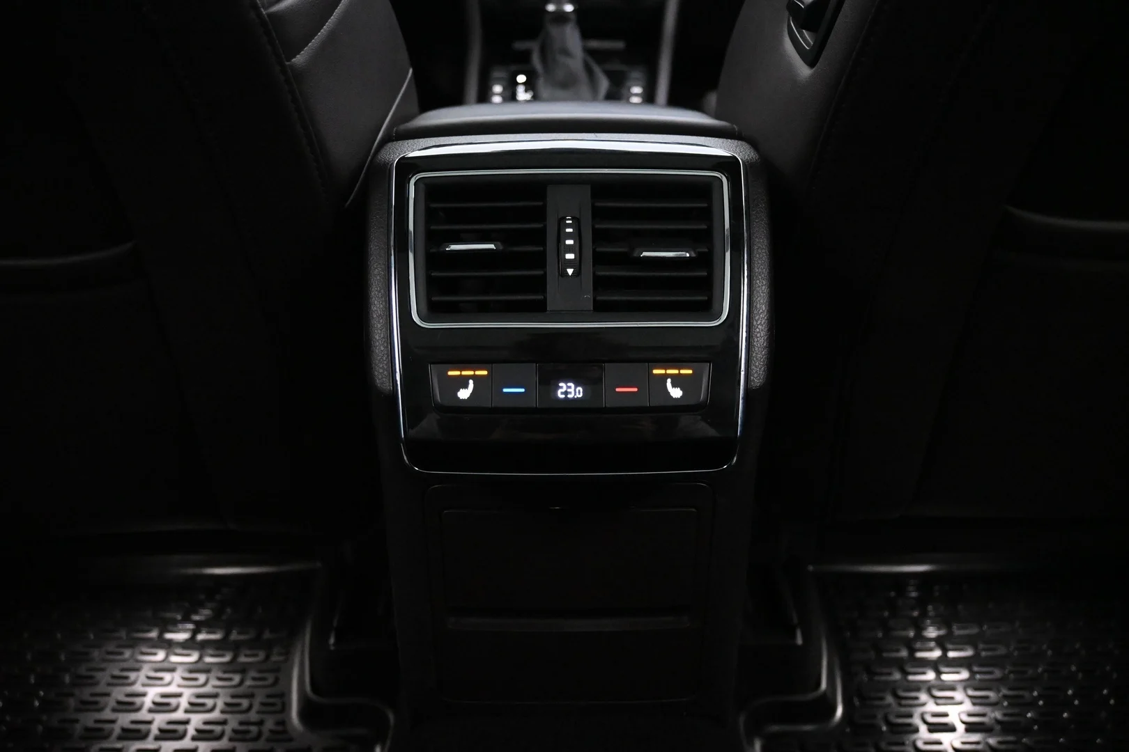 Car Image - 3cg8e9y12WzkCdigtxznQv