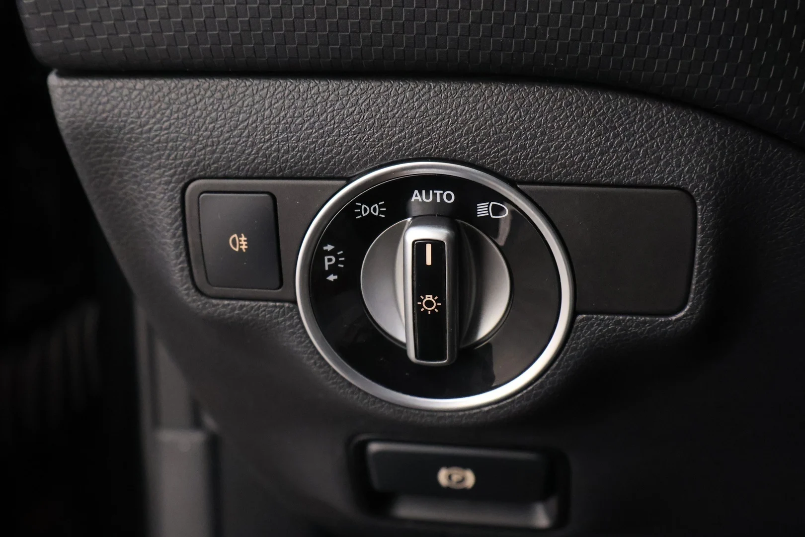 Car Image - 4EOeFlVwTrnPWrHLPXLN25
