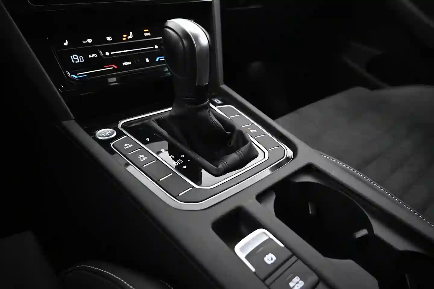 Car Image - 3o6D5kdIpaAvgMR4fcqmID