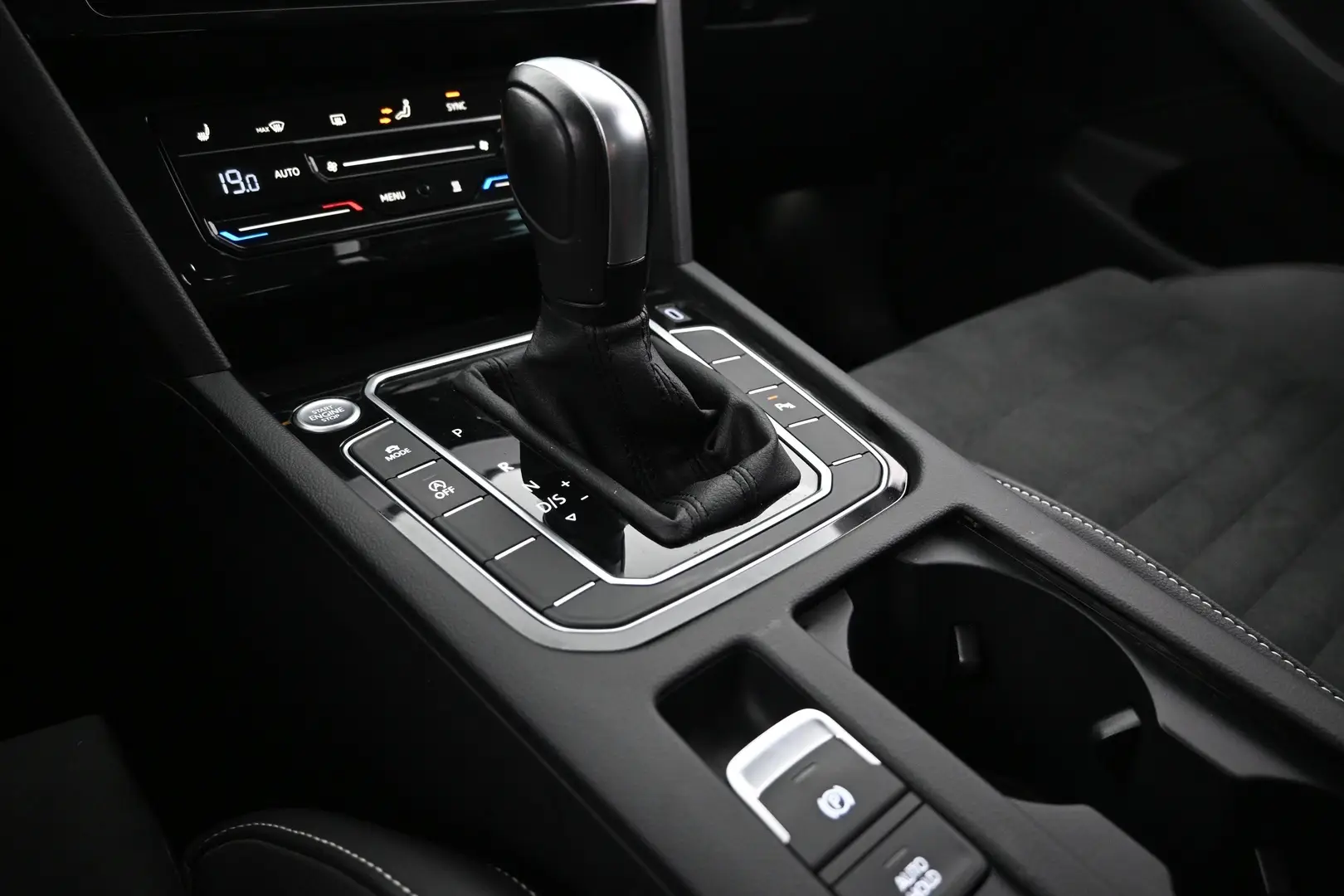 Car Image - 3o6D5kdIpaAvgMR4fcqmID