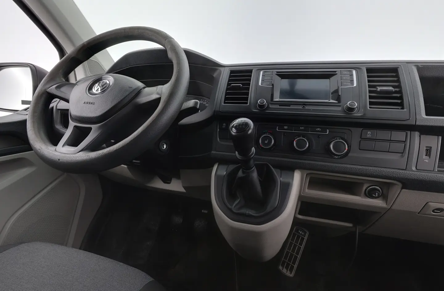 Car Image - AOCwEuwV8adroO3NOK2hh