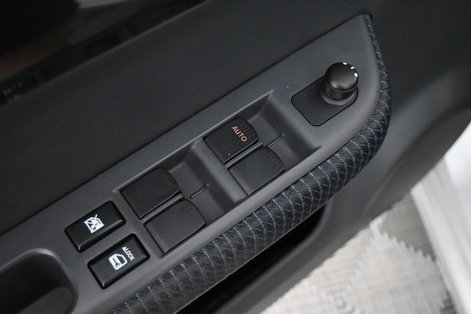 Car Image - 6OMjtwm94mcp4p56kv0kfR