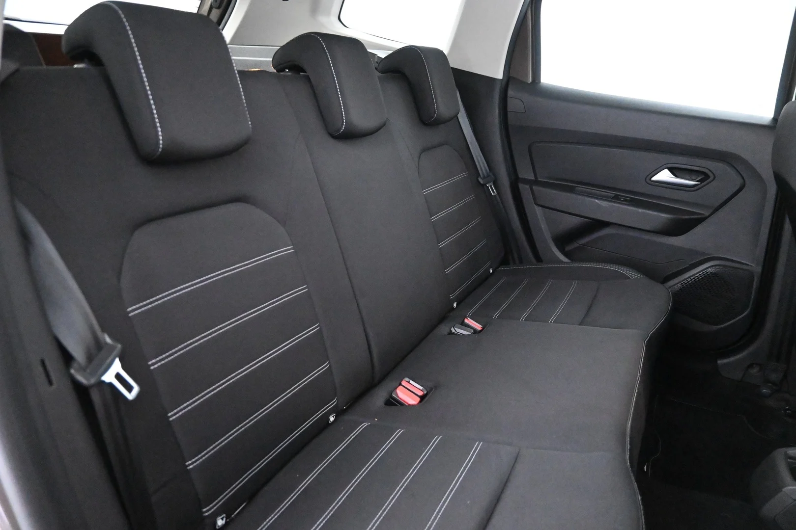 Car Image - 2Lvl33rowRPJdeTeDhoWqW