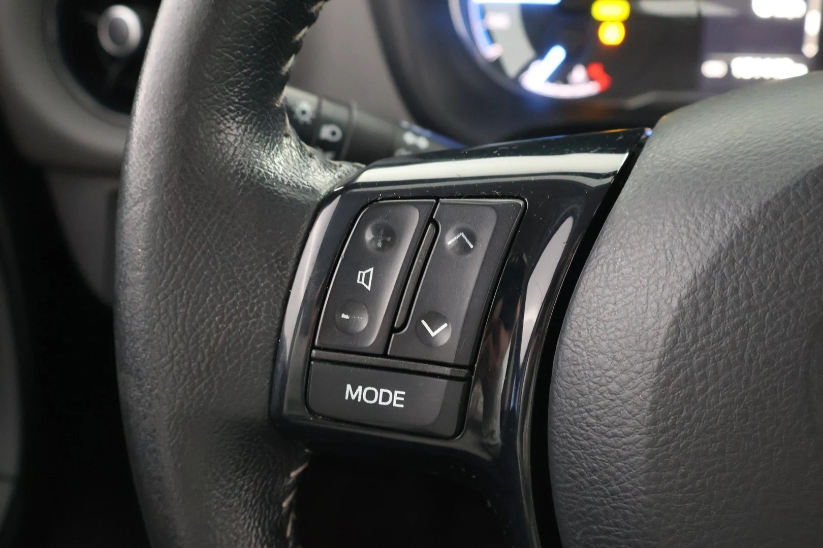 Car Image - 2Yzvl9yh7AztIwo2y00k0n