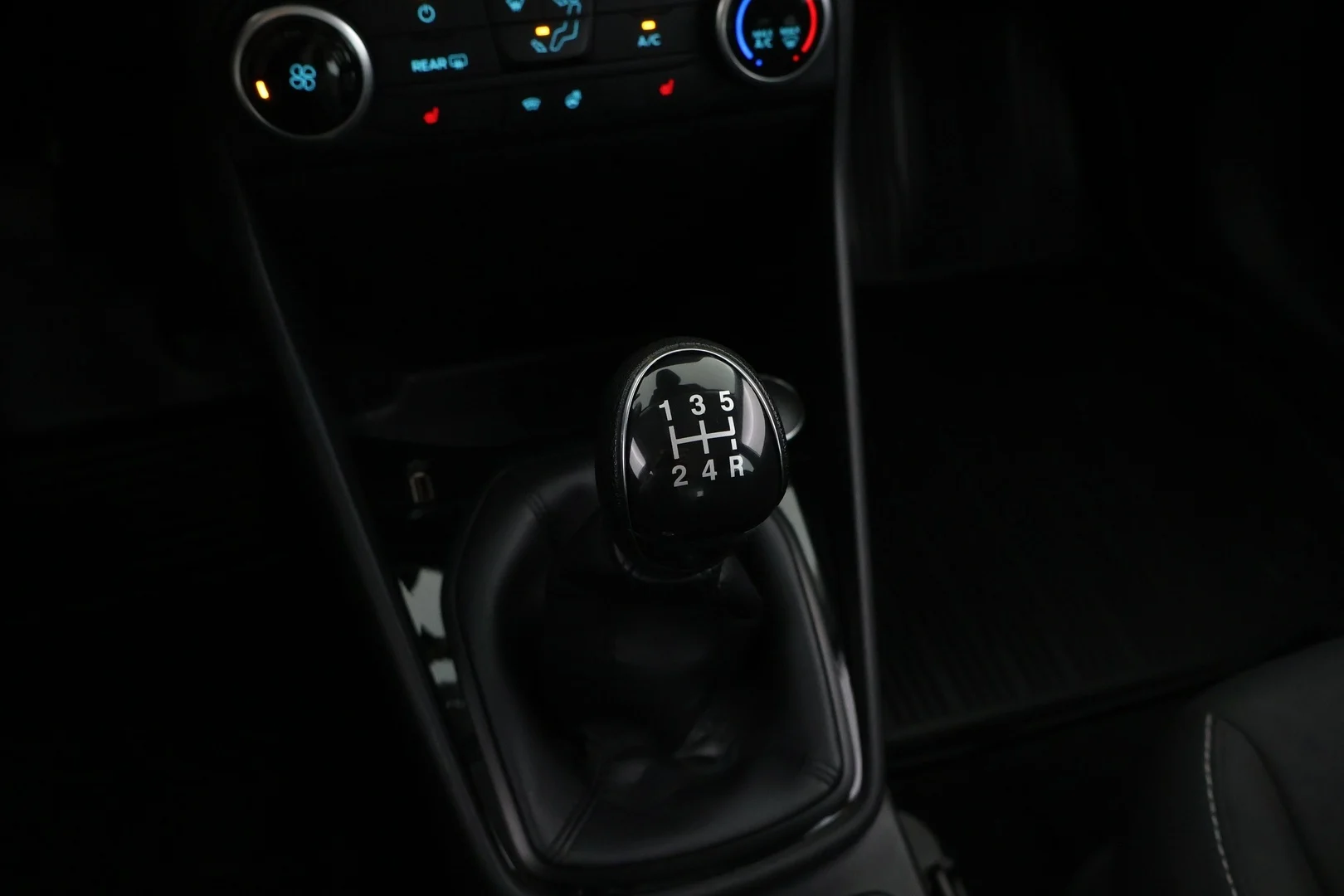 Car Image - 3yEBZR1fQfQgDigsBKFVXJ