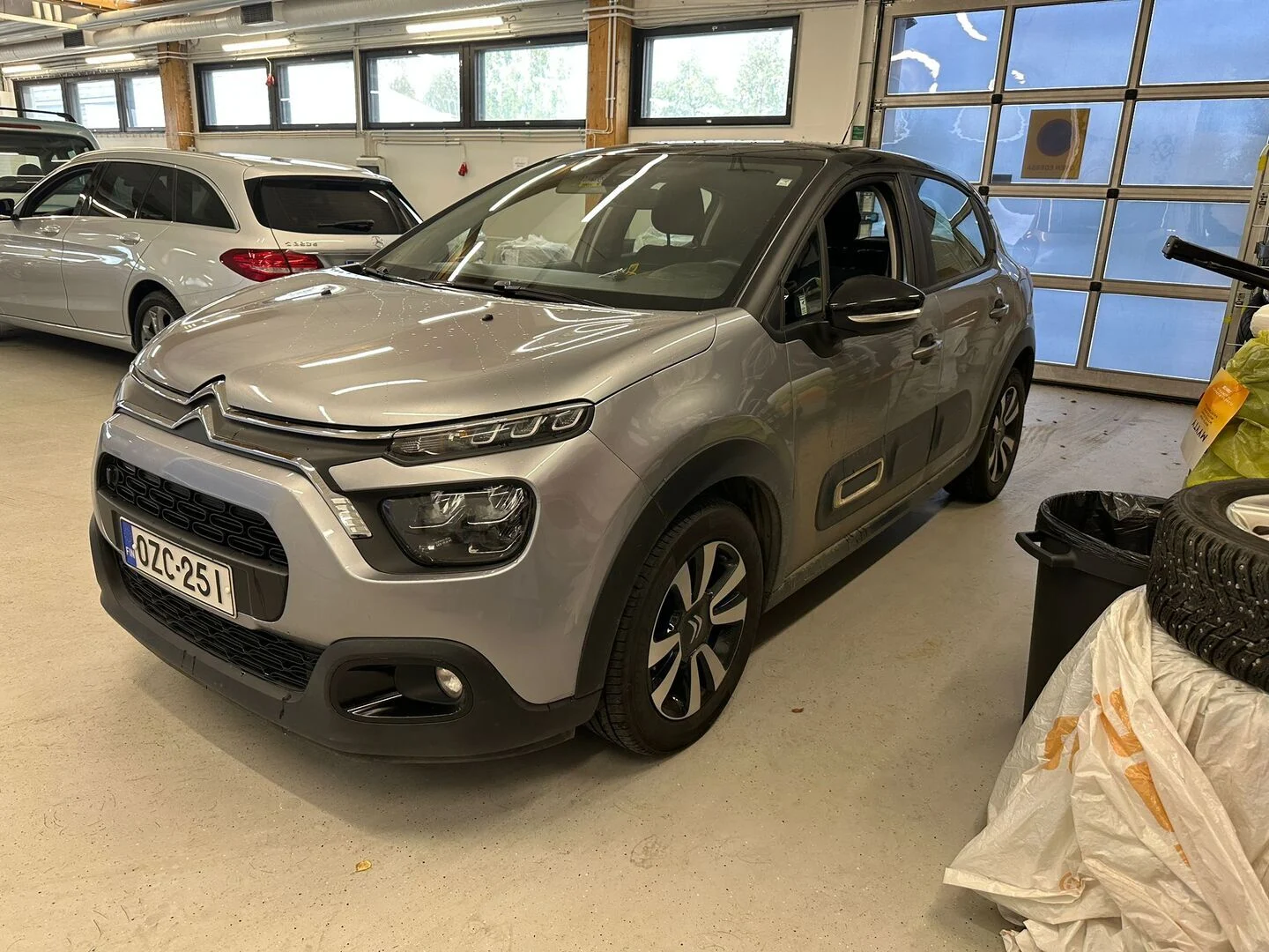 Car Image - 1OtvjCBLv4ZpD3NzGuRi9n