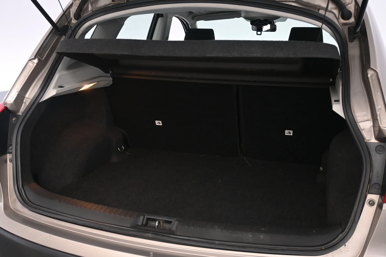 Car Image - vKd0Nly3FdLjUJVcRrNOo