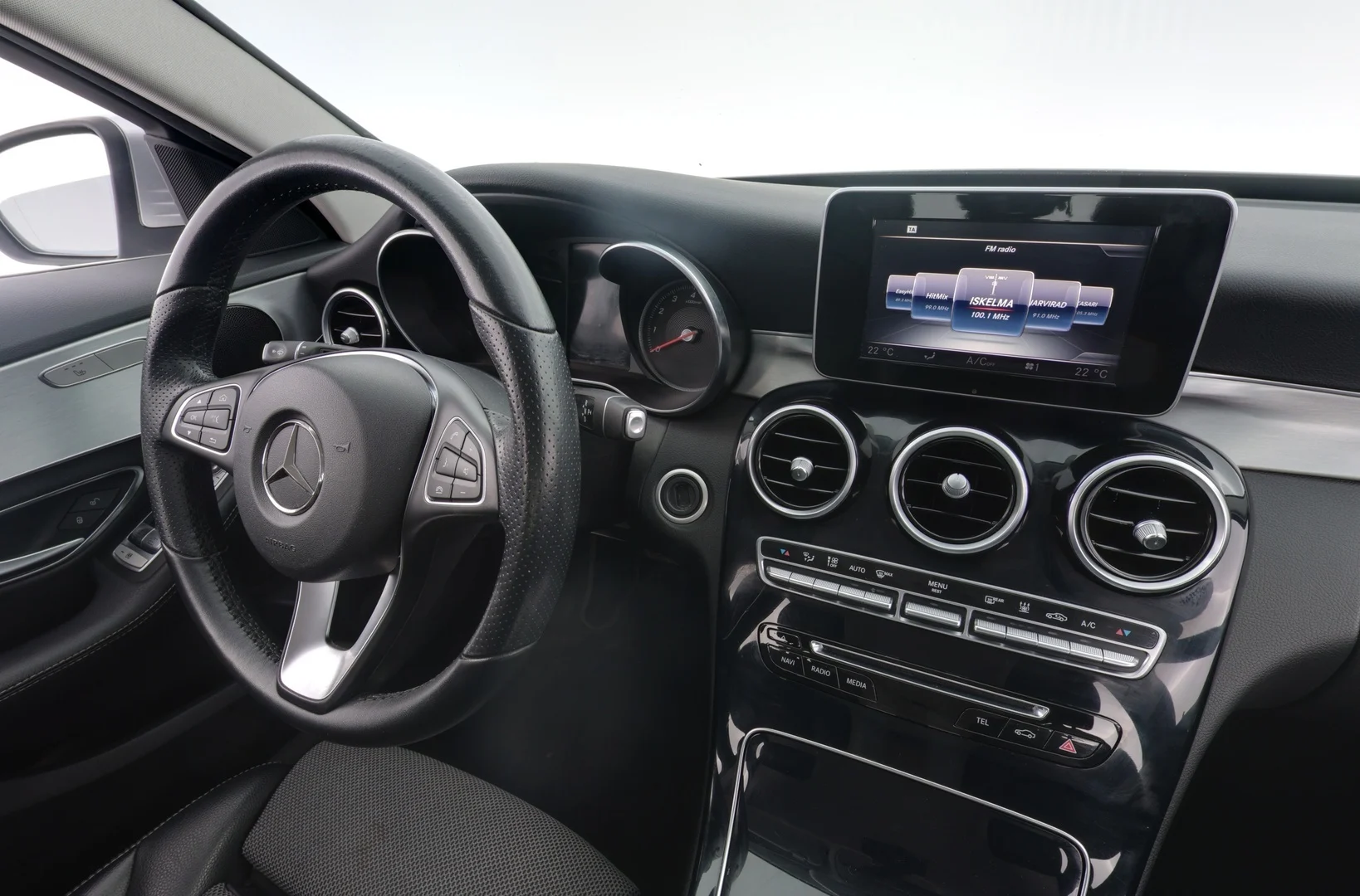 Car Image - UbfEOenmW31MLTRq0jWeV