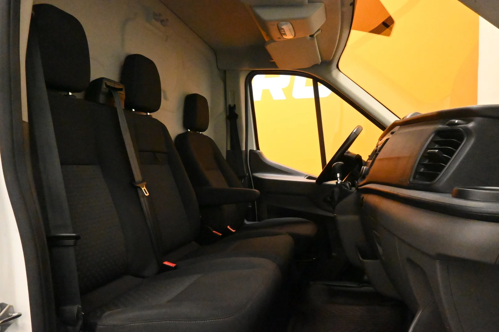 Car Image - 5CKS3IR9E4YJAJBNsEdgY3