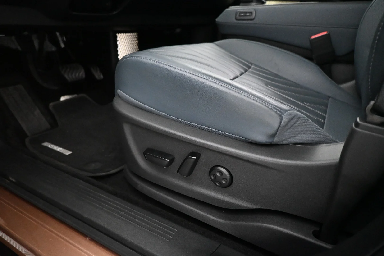 Car Image - 2zYOGuB8hduwOHN7v14blx
