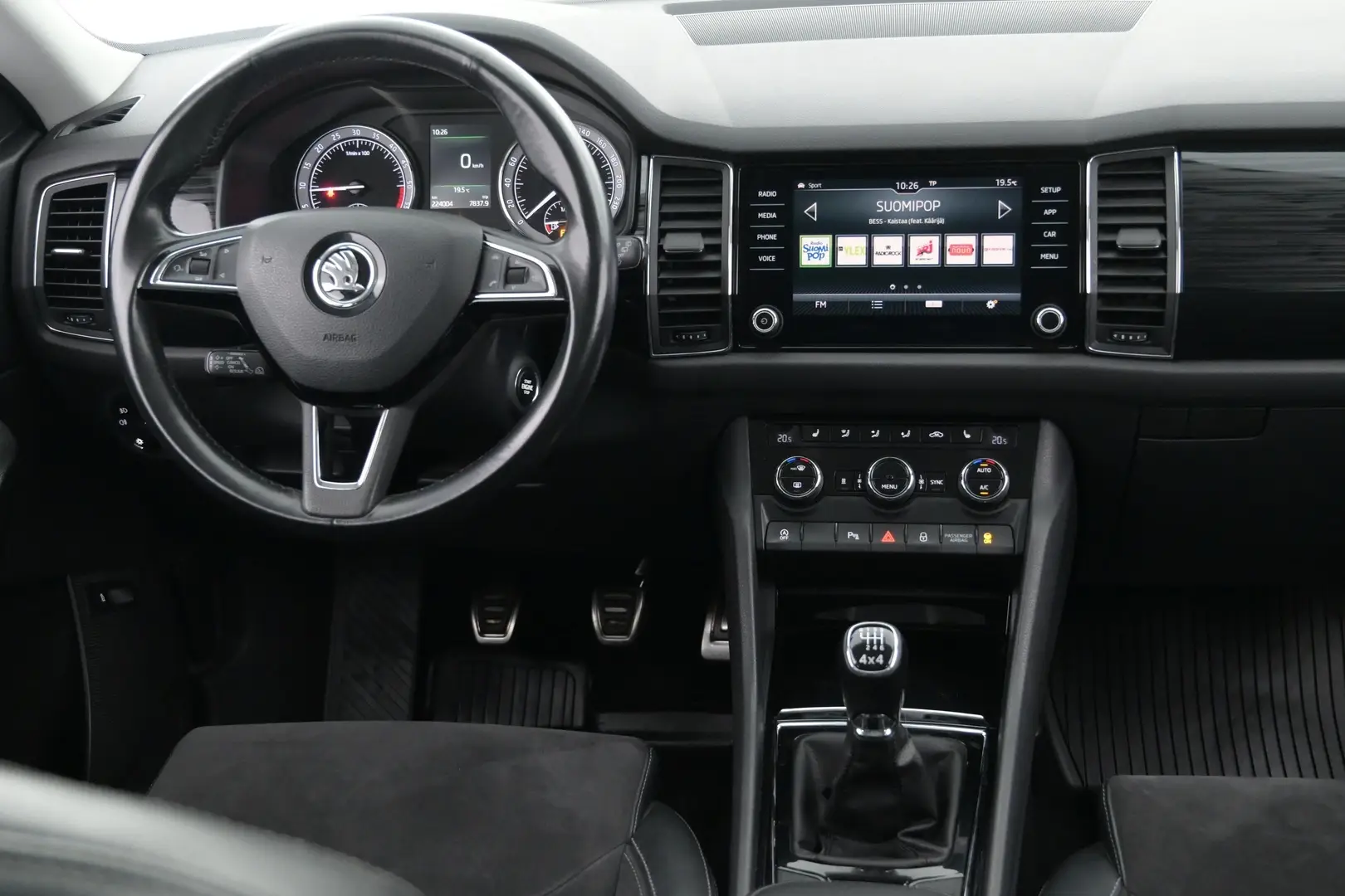 Car Image - 6VAlMILiVP9J8KbHu6L2pJ