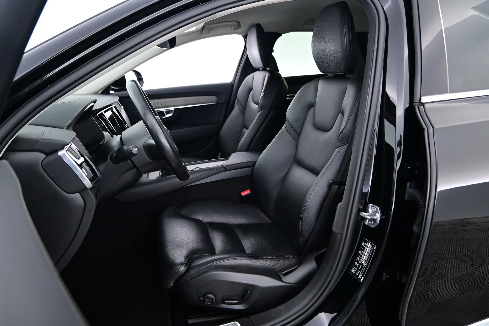 Car Image - 3S97yGlK444vOhzKbO8TnM