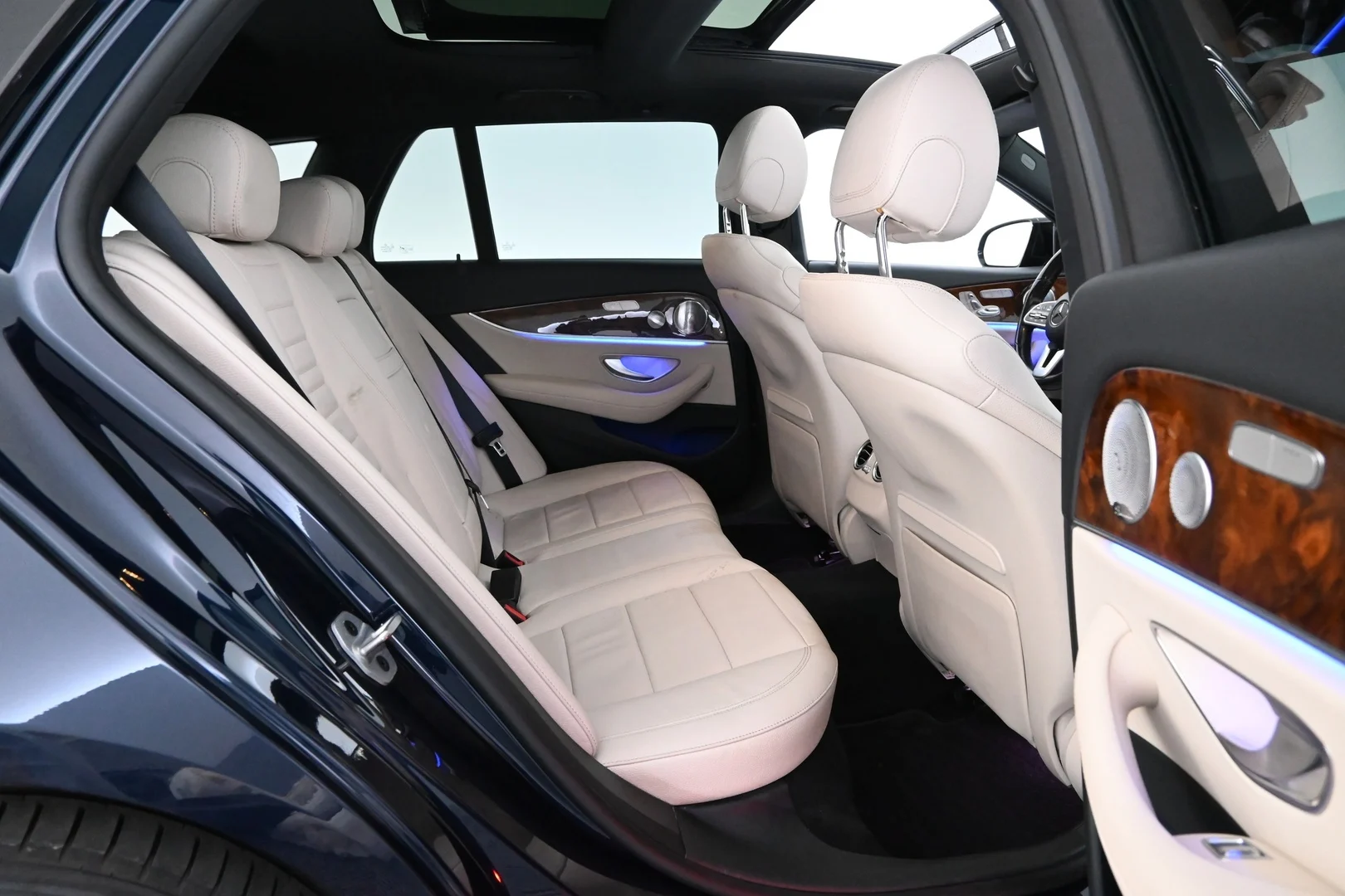 Car Image - 4Z1RplYqtInSv2VLqeYtYj
