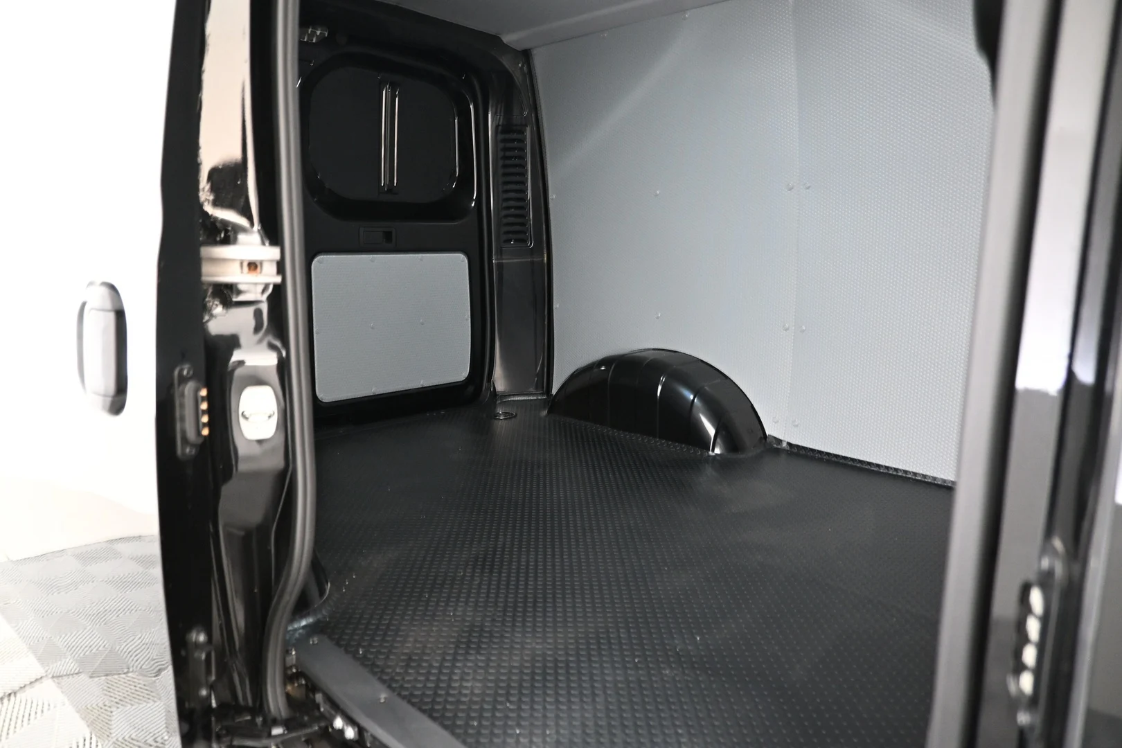 Car Image - 4knx9xL2Inj14nuoSrTlm0